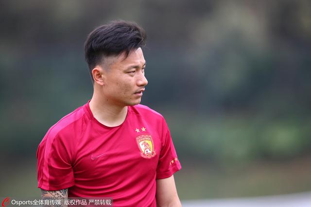 第13分钟，马竞打出一次反击，莫拉塔带球突入禁区内单刀低射，球被出击的门将封堵！